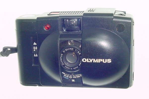 Olympus XA 2 35mm Film Camera D.Zuiko 35mm F/3.5 Lens
