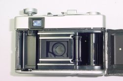 CHINON 35 EE Rangefinder 35mm Film Camera with 38mm F/2.7 Lens