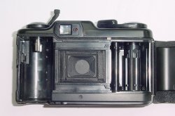 CHINON Bellami 35mm Film Compact Manual Focus Camera 35/2.8 Lens - Excellent