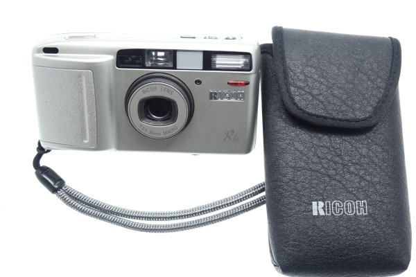 Ricoh R1E 35mm Film Point & Shoot Camera with 30mm F/3.5 Macro Lens
