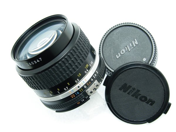 Nikon 35mm F/2 Nikkor AIs Manual Focus Wide Angle Lens