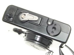 Konica pop 35mm Film Point and Shoot Camera 36mm F4 Lens in Black
