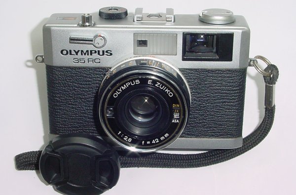 OLYMPUS 35 RC Rangefinder 35mm Film Camera 42mm F/2.8 E.Zuiko Lens