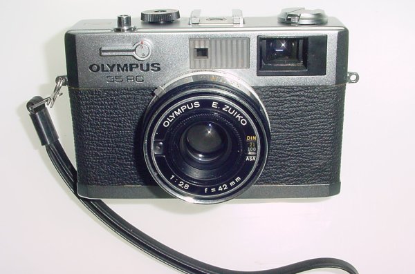 OLYMPUS 35 RC Rangefinder 35mm Film Camera 42mm F/2.8 E.Zuiko Lens