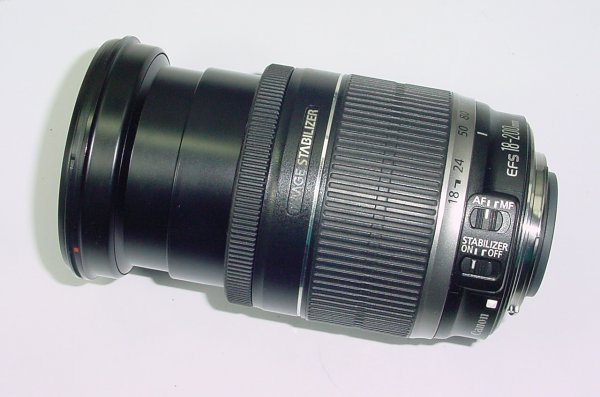 Canon EF-S 18-200mm f/3.5-5.6 IS Lens