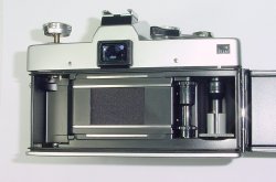 Minolta SRT303b 35mm Film SLR Manual Camera + Minolta ROKKOR 50mm F1.7 MD Lens