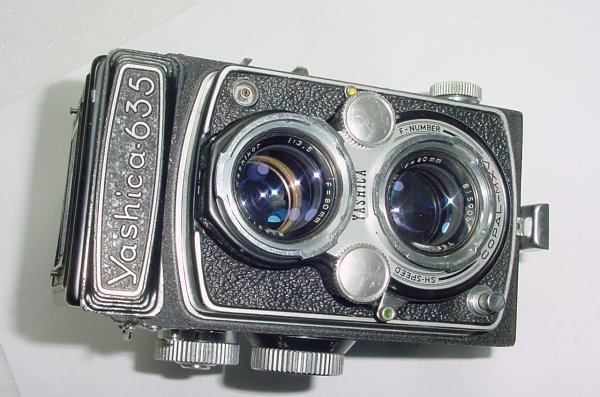 YASHICA 635 ST TLR 120 Medium Format Film Camera with 80mm F/3.5 Lens
