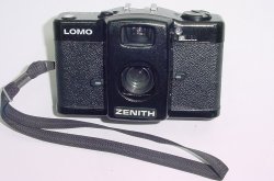 LOMO LC-A 35mm Film Compact Camera with 32mm F/2.8 Lens