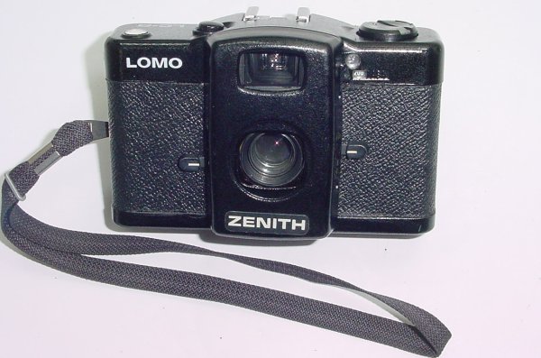 LOMO LC-A 35mm Film Compact Camera with 32mm F/2.8 Lens