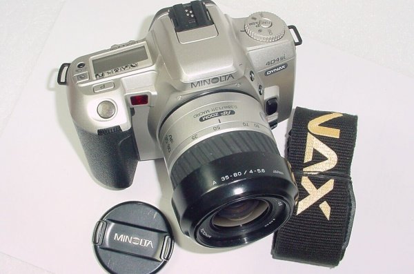 MINOLTA 404si DYNAX 35mm Film SLR AF Camera + Minolta 35-80mm F4-5.6 Zoom Lens