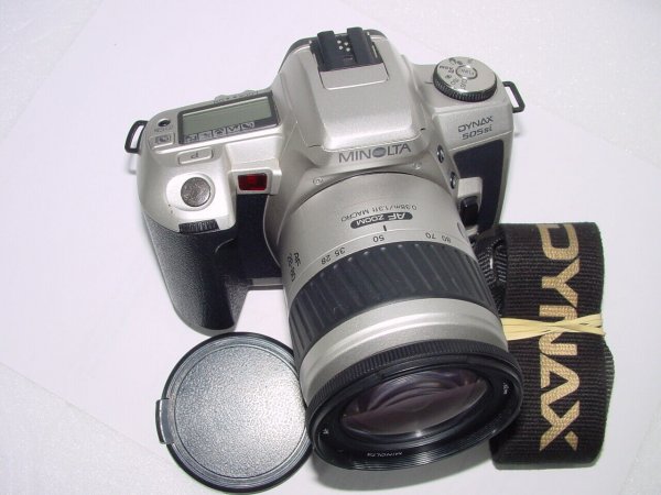 Minolta DYNAX 505si 35mm Film SLR Camera + Minolta 28-80mm F/3.5-5.6 Zoom Lens