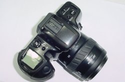 Minolta Dynax 500si 35mm Film SLR Camera with 35-70mm F/3.5-4.5 Zoom Lens