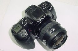 Minolta Dynax 500si 35mm Film SLR Camera with 35-70mm F/3.5-4.5 Zoom Lens