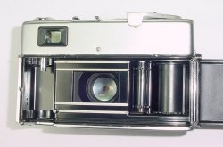 minolta HI-MATIC 7 35mm Film Rangefinder Camera with ROKKOR 45mm F/1.8 Lens