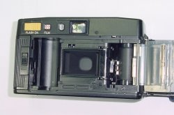 MINOLTA AF-S Auto Focus 35mm Film Point & Shoot Camera 35/2.8 Lens Excellent