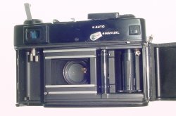 minolta HI-MATIC E 35mm Film Rangefinder Manual Camera ROKKOR-QF 40mm F/1.7 Lens