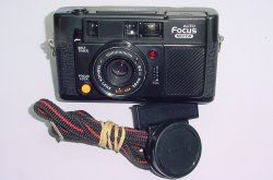 YASHICA FULL AUTOMATIC 35mm film Point & Shoot Camera with 38mm F2.8 Lens