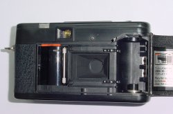 YASHICA FULL AUTOMATIC 35mm film Point & Shoot Camera with 38mm F2.8 Lens