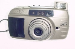 MINOLTA RIVA Zoom 125 EX 35mm Film Point & Shoot Camera 39-125mm MACRO Zoom Lens