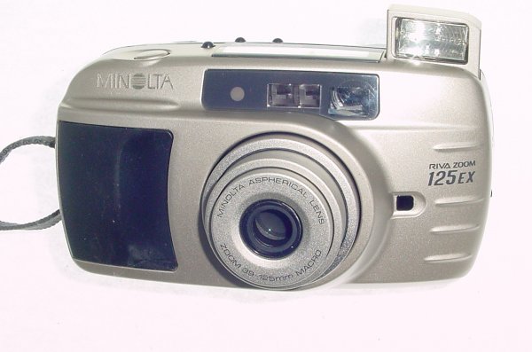 MINOLTA RIVA Zoom 125 EX 35mm Film Point & Shoot Camera 39-125mm MACRO Zoom Lens