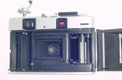 minolta HI-MATIC F 35mm Film Rangefinder Camera Minolta 38mm F/2.7 Lens