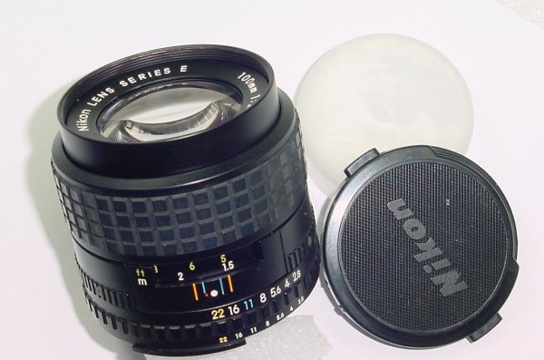 NIKON 100mm F/2.8 AIs SERIES E Manual Focus Portrait Lens - Mint Condition