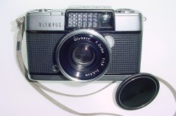 Olympus PEN-D 35mm Film Half Frame Manual Camera w/ 3.2cm F/1.9 F.Zuiko Lens