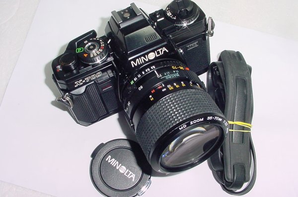 Minolta X-700 35mm Film SLR Manual Camera + 35-70mm F/3.5 MD MACRO Zoom Lens