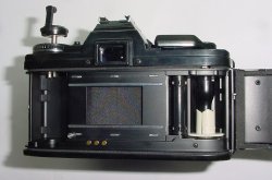 Minolta X-700 35mm Film SLR Manual Camera + 35-70mm F/3.5 MD MACRO Zoom Lens