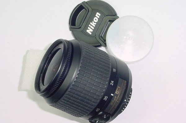 Nikon 18-55mm F3.5-5.6G ED DX AF-S NIKKOR Auto & Manual Focus Zoom Lens - MINT