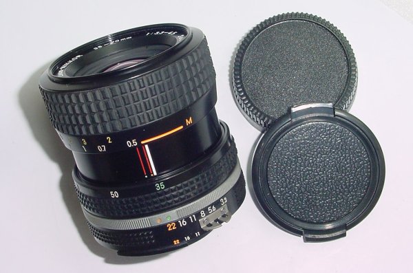 Nikon 35-70mm F3.3-4.5 Zoom-Nikkor Manual Focus Zoom Lens Nikon F AI-S Mount