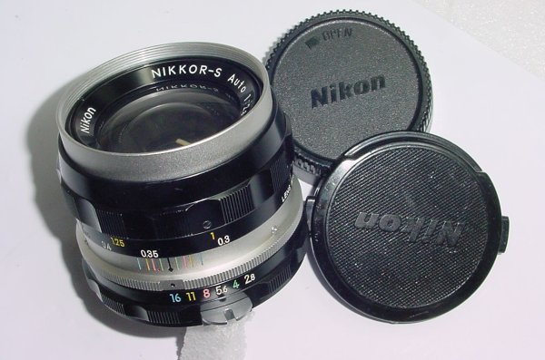 Nikon 35mm F/2.8 NIKKOR-S Auto Pre-AI Wide Angle Manual Focus Lens - Excellent
