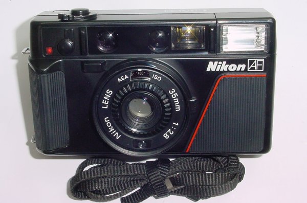 Nikon L35 AF 35mm Film Point and Shoot Compact Camera with 35mm F/2.8 Lens (ASA1000)