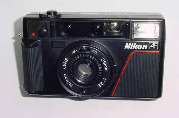 Nikon L35 AF 35mm Film Point and Shoot Compact Camera with 35/2.8 Lens (ASA1000)