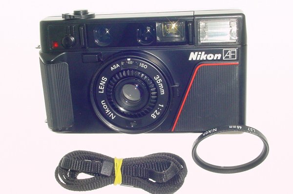 Nikon L35 AF 35mm Film Point and Shoot Compact Camera with 35/2.8 Lens (ASA1000)
