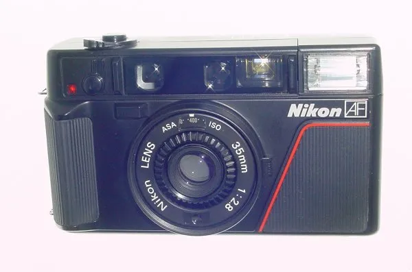 【訳あり】Nikon L35 AF ASA1000 コンパクトフィルムカメラ Nikon L35 AF 35mm Film Point and Shoot Compact Camera with 35/2.8