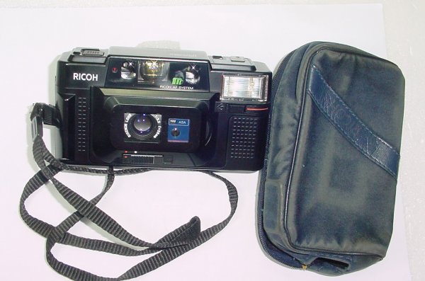 RICOH FF-3AF 35mm Film Point & Shoot Compact Camera 35mm F/3.2 Lens