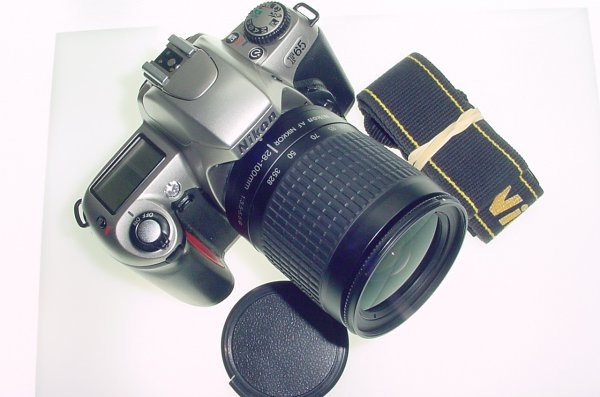 Nikon F65 35mm Film SLR Camera with Nikon 28-100mm F/3.5-5.6 G Zoom Lens - MINT