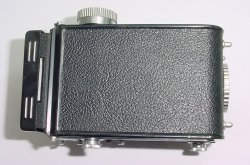 YASHICA - D TLR 120 Medium Format Film Camera with 80mm F/3.5 Lens