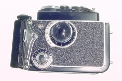 YASHICA D TLR 120 Medium Format Film Camera with 80mm F/3.5 Lens