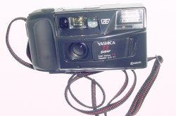 YASHICA T3 Super 35mm Film Point & Shoot Camera Carl Zeiss 35/2.8 T* Tessar Lens