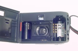 Yashica T3 Super 35mm Film Point & Shoot Camera Carl Zeiss 35/2.8 T* Tessar Lens