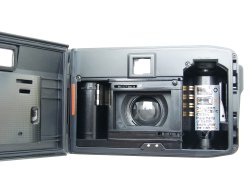 Yashica T3 Super 35mm Film Point & Shoot Camera Carl Zeiss 35/2.8 T* Tessar Lens