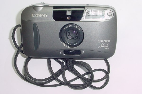 Canon SURE SHOT Sleek SAF 35mm Film Point & Shoot Compact Camera 32/3.5 Lens