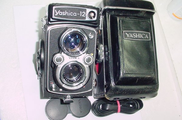 Yashica-12 R 120 Film TLR Medium Format Camera with 80mm F3.5 Lens