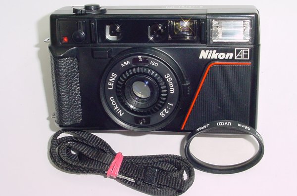 Nikon L35 AF 35mm Film Point and Shoot Compact Camera with 35mm F/2.8 Lens (ASA400)