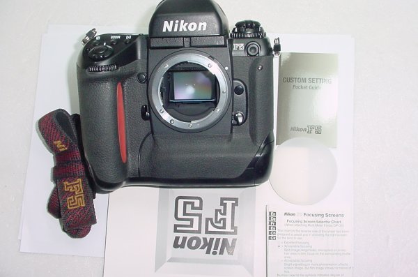 Nikon F5 35mm Film SLR Auto & Manual Focus Camera Body