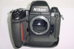 Nikon F5 35mm Film SLR Auto & Manual Focus Camera Body