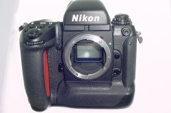 Nikon F5 35mm Film SLR Auto & Manual Focus Camera Body