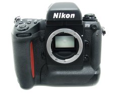 Nikon F5 35mm Film SLR Auto & Manual Focus Camera Body